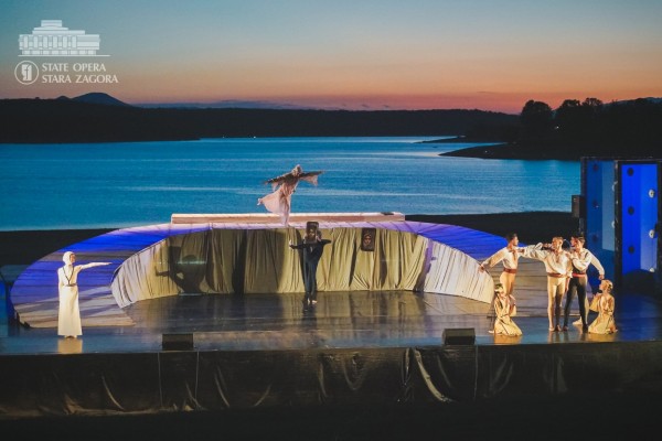 Община Казанлък организира транспорт за оперните спектакли на брега на язовир „Копринка“ 