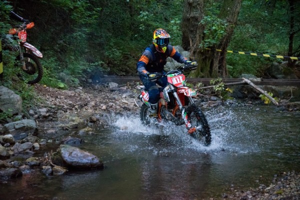 Казанлъшките ендуро клубове обраха титлите от международното екстремно Six Days Crazy Job 