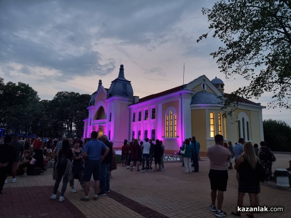 Със светлинно шоу откриха реставрираната баня в с. Ягода / ВИДЕО