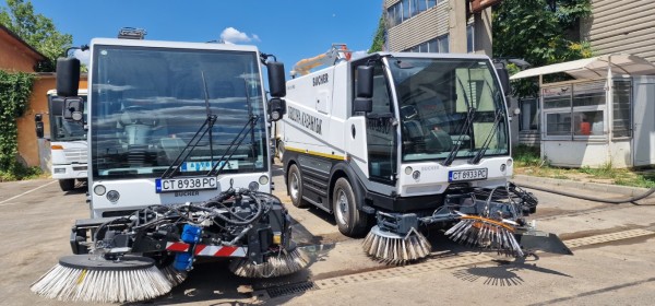 Община Казанлък закупи още четири нови камиона за Общинското предприятие по чистота