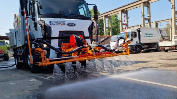 Община Казанлък закупи още четири нови камиона за Общинското предприятие по чистота