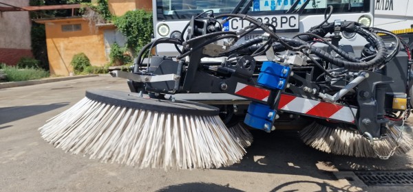 Община Казанлък закупи още четири нови камиона за Общинското предприятие по чистота