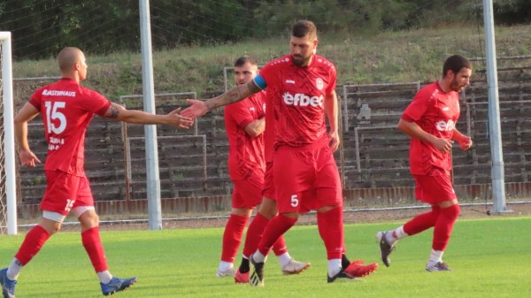 Розите с категорична победа от 2:0 срещу “Загорец“