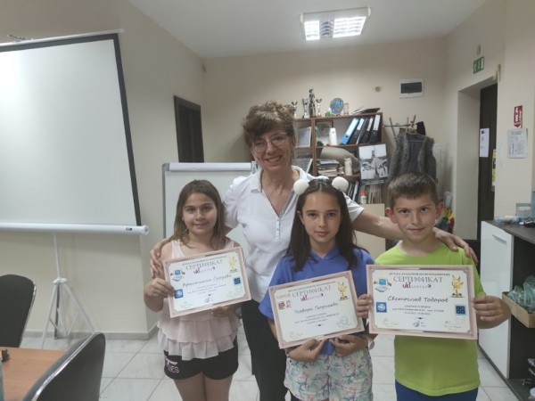 ИКТ Център записва ученици за 2022-2023 в курсове по програмиране, роботика и ИТ