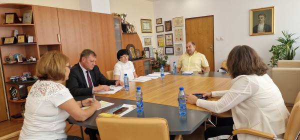 За възможности за ръст на заплатите във всички сфери се договориха кметският екип и синдикатите