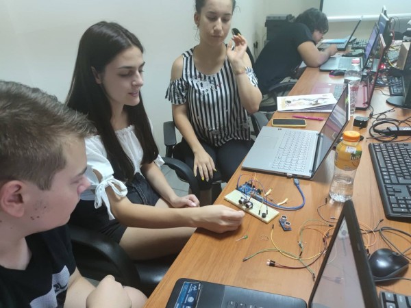 Млади програмисти от ИКТ Център на обучение в Римини