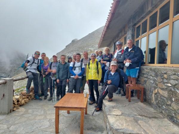 Туристи от Казанлък покориха дома на боговете - планината Олимп
