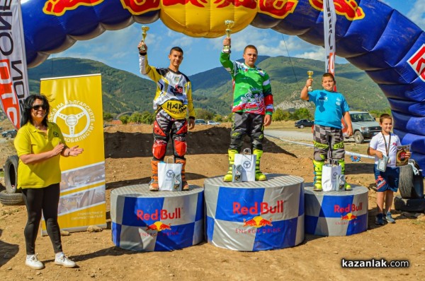 Зрелищно и с много публика премина седмото EnduroX Alba-Damascena