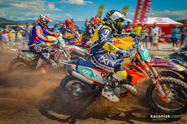 Зрелищно и с много публика премина седмото EnduroX Alba-Damascena