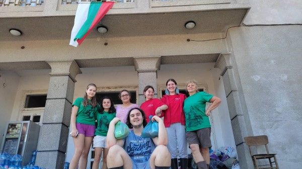 Казанлъшки сдружения раздадоха дарения в Карловските села Слатина и Богдан