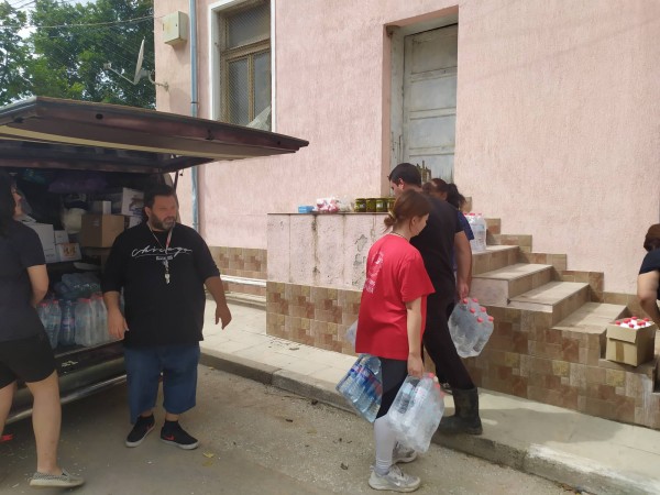 Казанлъшки сдружения раздадоха дарения в Карловските села Слатина и Богдан