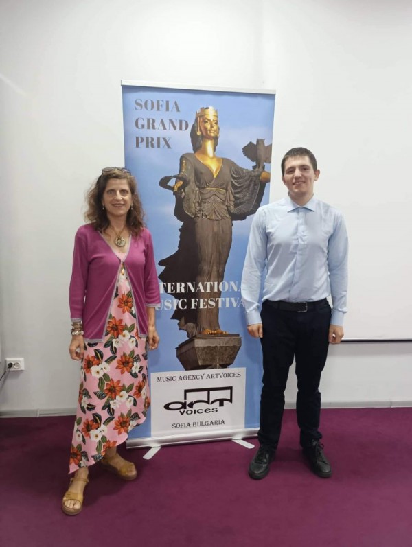 Николай Иванов и Даная Георгиева с високи отличия в международен конкурс