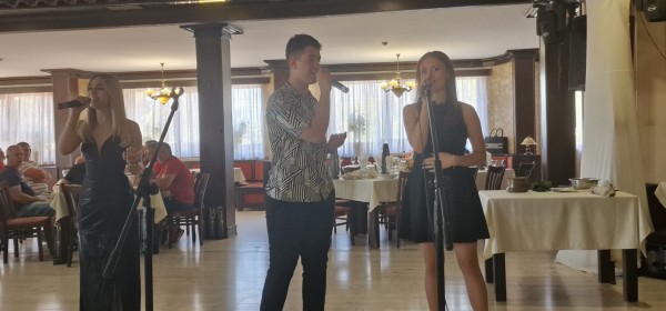 Навръх Кръстовден Кметът на Казанлък даде курбан за благодарност към спасителите от опасните летни пожари