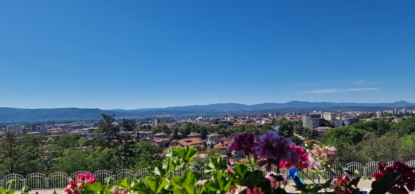 Навръх Кръстовден Кметът на Казанлък даде курбан за благодарност към спасителите от опасните летни пожари