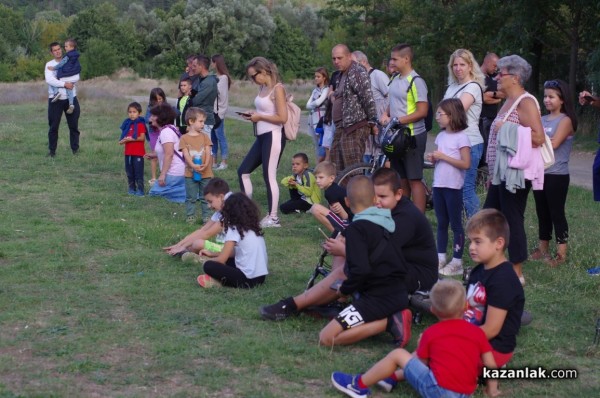 Казанлъшките огнеборци смаяха малчуганите с атрактивна демонстрация