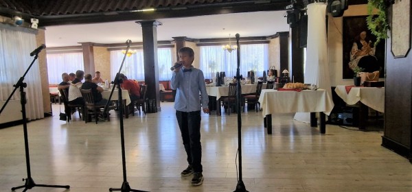 Навръх Кръстовден Кметът на Казанлък даде курбан за благодарност към спасителите от опасните летни пожари