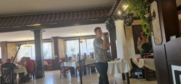 Навръх Кръстовден Кметът на Казанлък даде курбан за благодарност към спасителите от опасните летни пожари