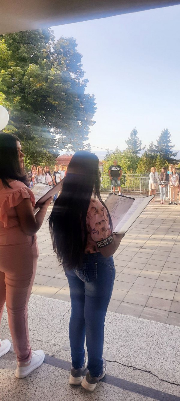 Първият звънец удари и в Шипка