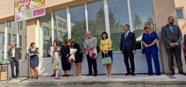 Кметът на Казанлък: Първият учебен ден вече е национален празник