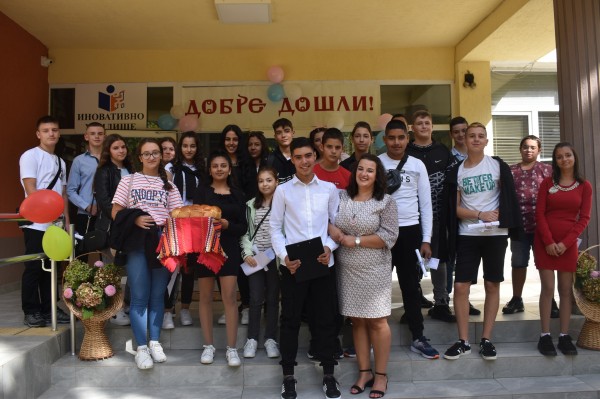 Първият звънец удари в ПГЛПТ с 3 нови паралелки