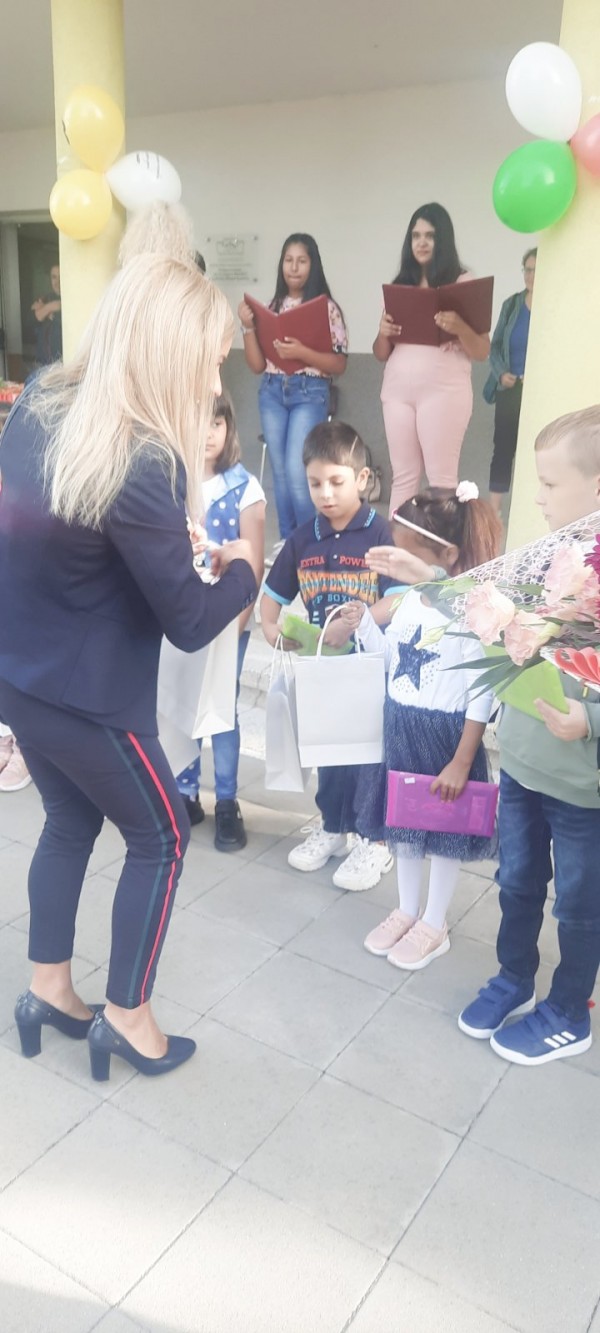 Първият звънец удари и в Шипка