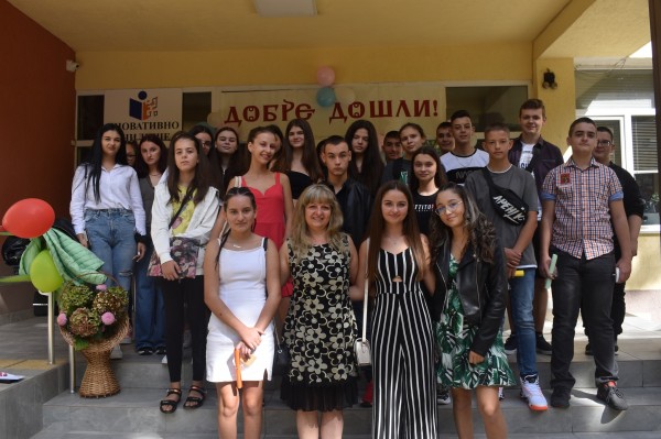 Първият звънец удари в ПГЛПТ с 3 нови паралелки