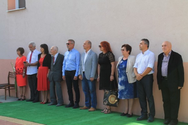 Двама директори посрещнаха осмокласниците в ПГ „Иван Хаджиенов”