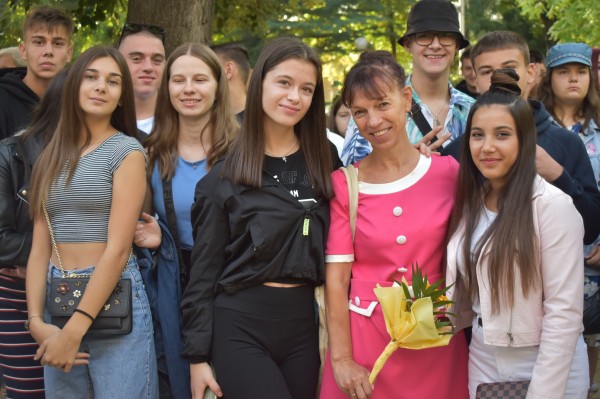 Първият звънец удари в ПГЛПТ с 3 нови паралелки