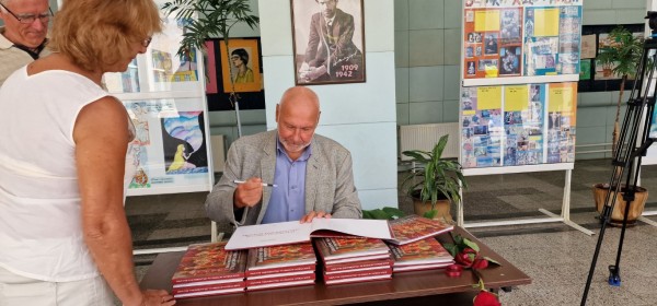 Кметът на Казанлък: Първият учебен ден вече е национален празник