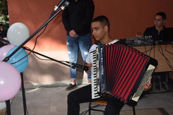 Първият звънец удари в ПГЛПТ с 3 нови паралелки