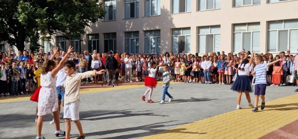 Кметът на Казанлък: Първият учебен ден вече е национален празник