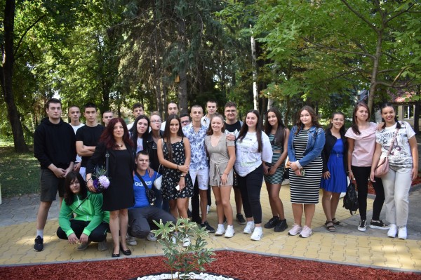 Първият звънец удари в ПГЛПТ с 3 нови паралелки