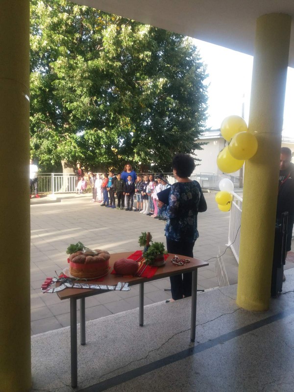 Първият звънец удари и в Шипка