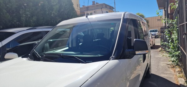 Община Казанлък оборудва с нов автомобил и социалния си патронаж