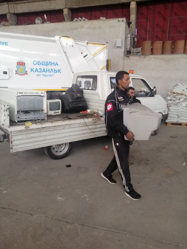  Активна кампания „Да почистим Казанлък“ със събрано рекордно количество битов отпадък