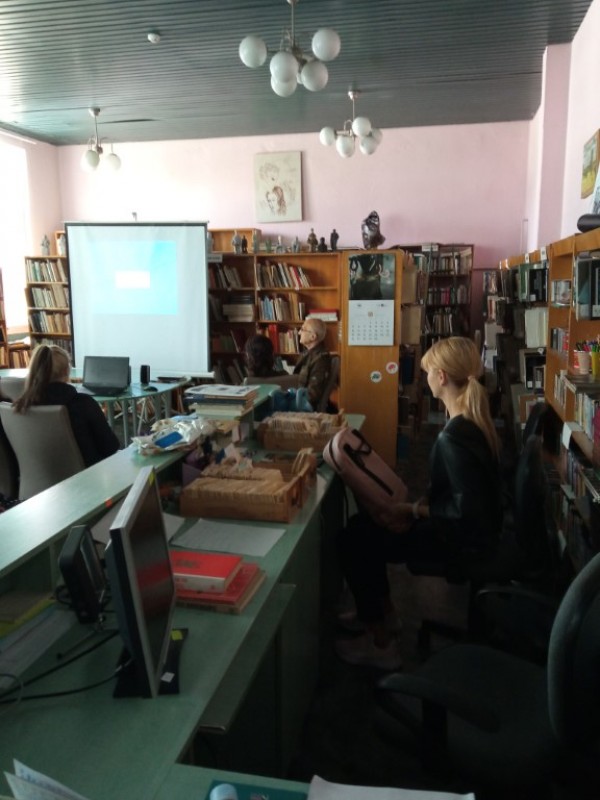 Журналистът Петър Марчев сподели с ученици разказ и презентация за Атон и светините пазени там