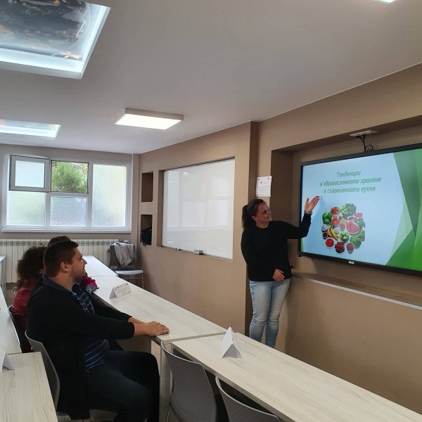 Семинар, посветен на тенденциите в здравословното хранене се проведе в ПГЛПТ