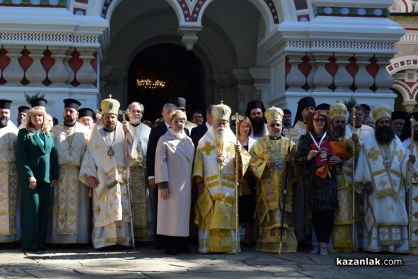 Завършиха честванията по повод 120-годишнината на храм-паметника в Шипка