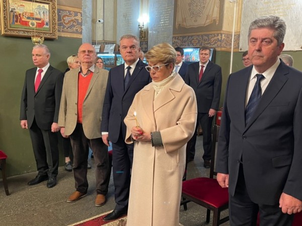 Честванията по повод 120-годишнината на храм-паметника в Шипка завършиха с връчване на ордени и плакети