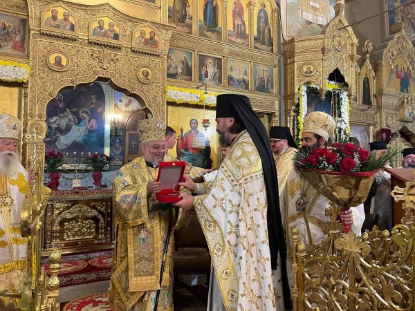 Честванията по повод 120-годишнината на храм-паметника в Шипка завършиха с връчване на ордени и плакети