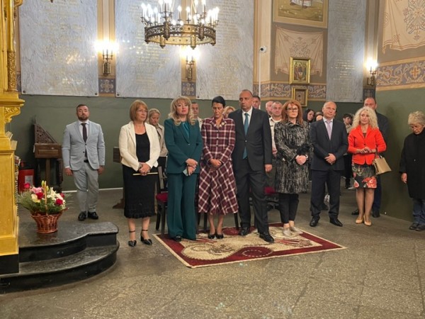 Честванията по повод 120-годишнината на храм-паметника в Шипка завършиха с връчване на ордени и плакети