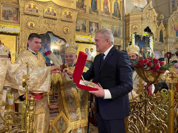 Честванията по повод 120-годишнината на храм-паметника в Шипка завършиха с връчване на ордени и плакети