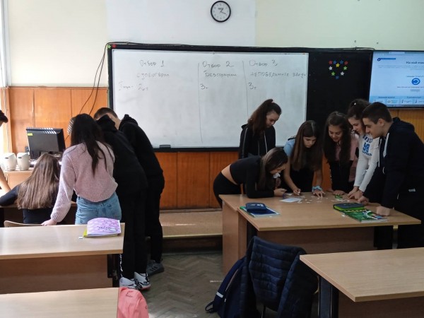 Различни инициативи белязaха Европейския ден на езиците в ПГЛПТ