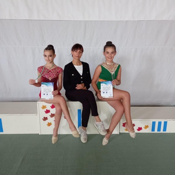 Гимнастичките ни с достойно с представяне на държавното в София 