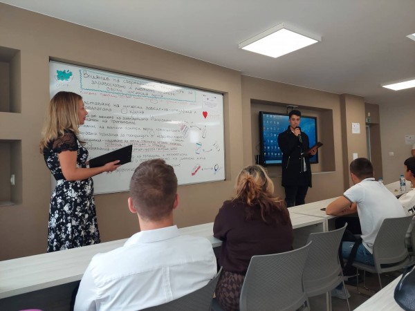 Гости от Република Северна Македония присъстваха на занятие по програма Еразъм+ в ПГЛПТ