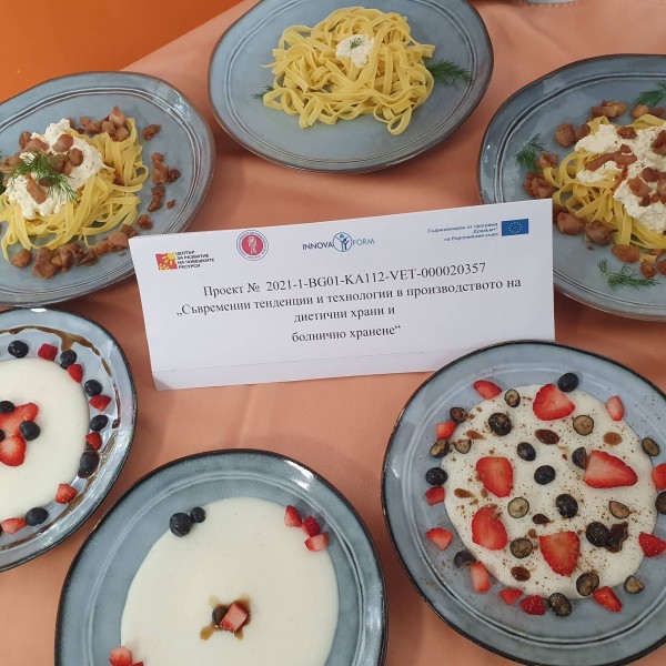 Гости от Република Северна Македония присъстваха на занятие по програма Еразъм+ в ПГЛПТ