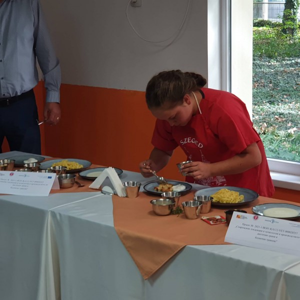 Гости от Република Северна Македония присъстваха на занятие по програма Еразъм+ в ПГЛПТ