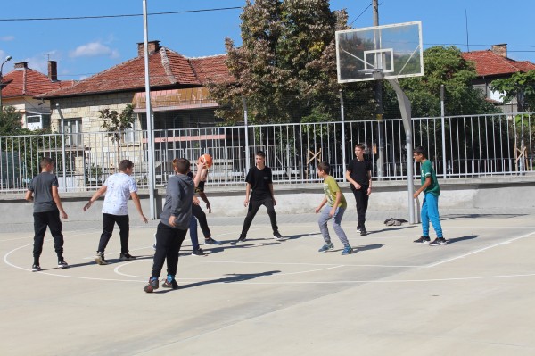 Ученици и преподаватели от ОУ „Георги Кирков“ спортуваха заедно днес