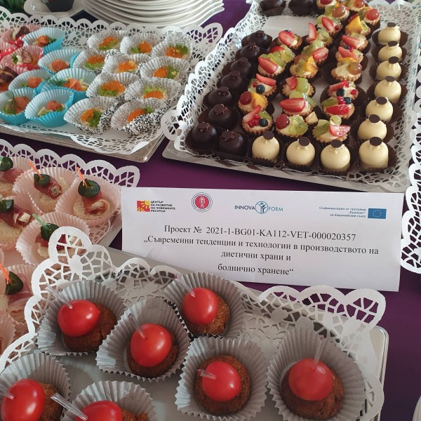 Учениците от ПГЛПТ получиха сертификати за участие в проект в Унгария