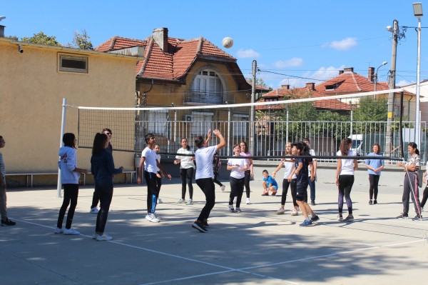 Ученици и преподаватели от ОУ „Георги Кирков“ спортуваха заедно днес